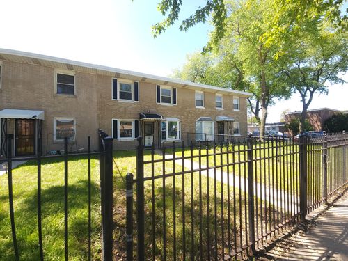 257 W Swann St, Chicago, IL, 60609-3928 | Card Image