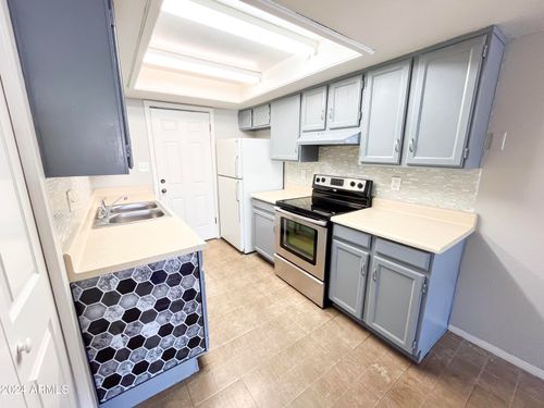 2-529 E 6th Dr, Mesa, AZ, 85204-7526 | Card Image