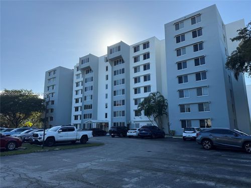 c709-9001 Sw 77th Ave, Miami, FL, 33156-7648 | Card Image