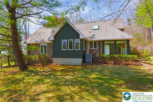 Side of House | Image 11