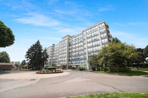 303-5100 Dorchester Rd, Niagara Falls, ON, L2E7H4 | Card Image