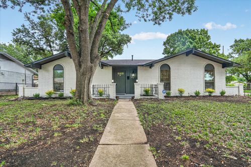 439 Candlelight Ave, Duncanville, TX, 75137-3314 | Card Image