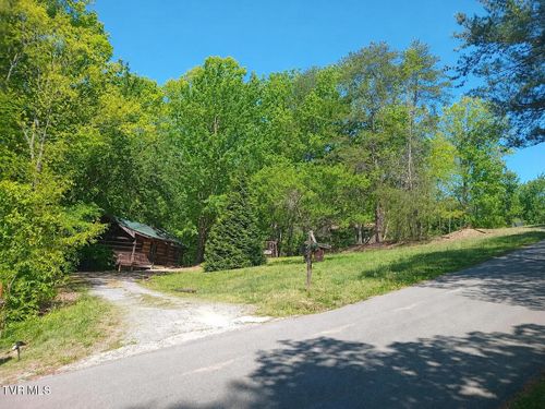 2208 Lake View Ln, Sevierville, TN, 37876-7409 | Card Image