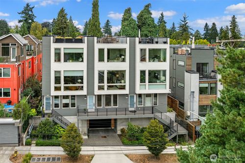 1535 Grandview Pl E, Seattle, WA, 98112-2822 | Card Image