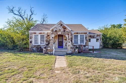 67 E 37th St, San Angelo, TX, 76903-2105 | Card Image