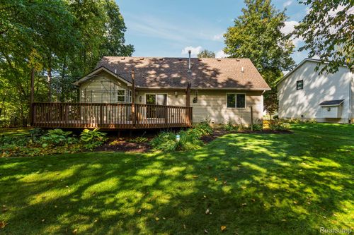 9438 Appleview Ct, Brighton, MI, 48116-6259 | Card Image