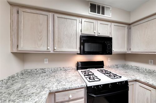 147-3425 E Russell Rd, Las Vegas, NV, 89120-2242 | Card Image