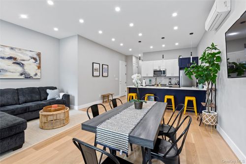 984 Lincoln Pl, Brooklyn, NY, 11213-3437 | Card Image