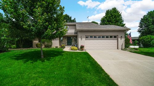 252 Bedford Cir, Valparaiso, IN, 46383 | Card Image