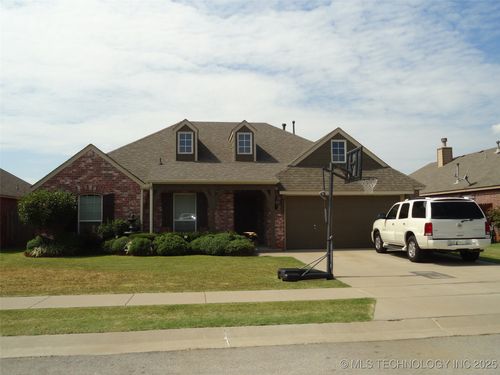 4742 S 203rd East Ave, Broken Arrow, OK, 74014-8820 | Card Image