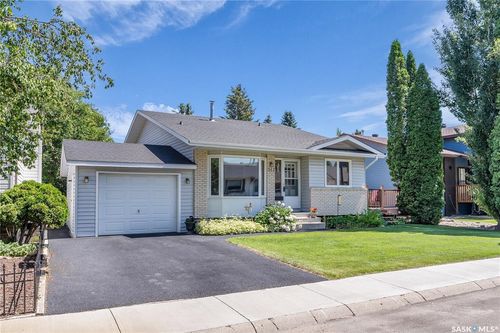 562 Wollaston Terr, Saskatoon, SK, S7J4H2 | Card Image