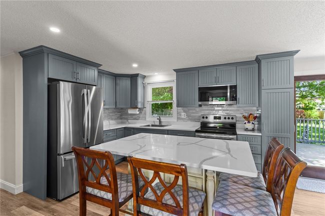 35 Sachem Rd, House other with 3 bedrooms, 1 bathrooms and 2 parking in Riverside RI | Image 10
