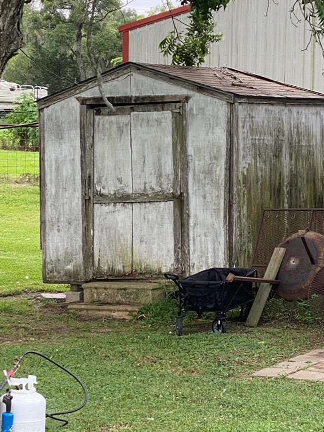 Old Shed in Back yard | Image 36