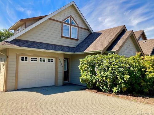 4040 Blackberry Lane, Victoria, BC, V8X5J4 | Card Image