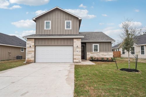 105 Callie St, Smithville, TX, 78957-2567 | Card Image