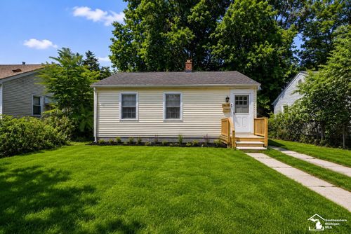 3245 Inman St, Ferndale, MI, 48220-1028 | Card Image