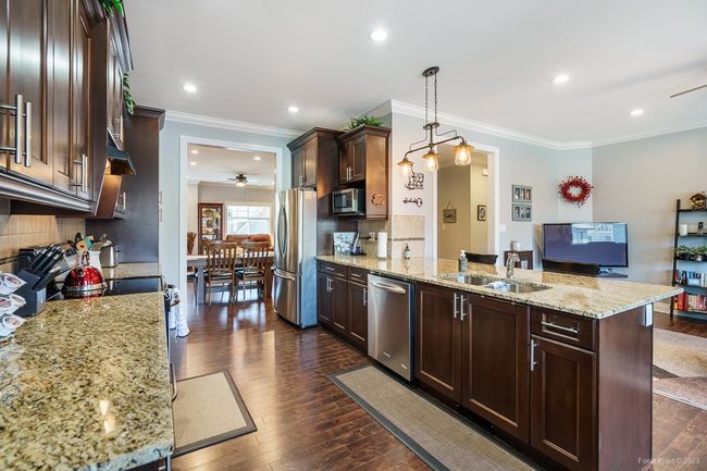 8781 Hutton Place, House other with 5 bedrooms, 3 bathrooms and 2 parking in Mission BC | Image 14
