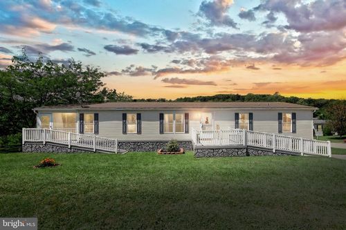 45 Broadwing Dr, HANOVER, PA, 17331-8167 | Card Image