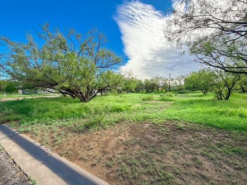 805 Abrams St, Big Spring, TX, 79720-2227 | Card Image