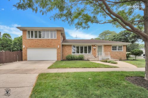 7621 W Main Street W, Niles, IL, 60714 | Card Image