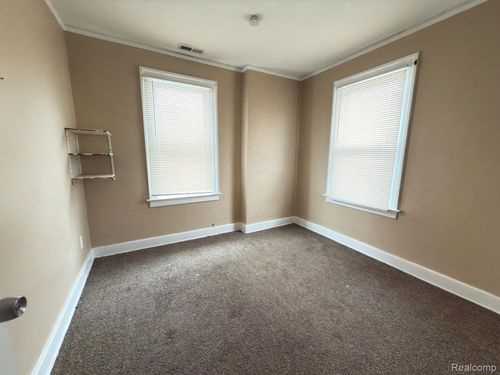 3297 Hazelwood St, Detroit, MI, 48206-2155 | Card Image