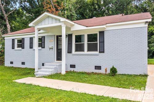 2717 Dora Dr, Charlotte, NC, 28215-3000 | Card Image