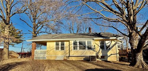 507 W Main St, Richmond, MO, 64085-1317 | Card Image