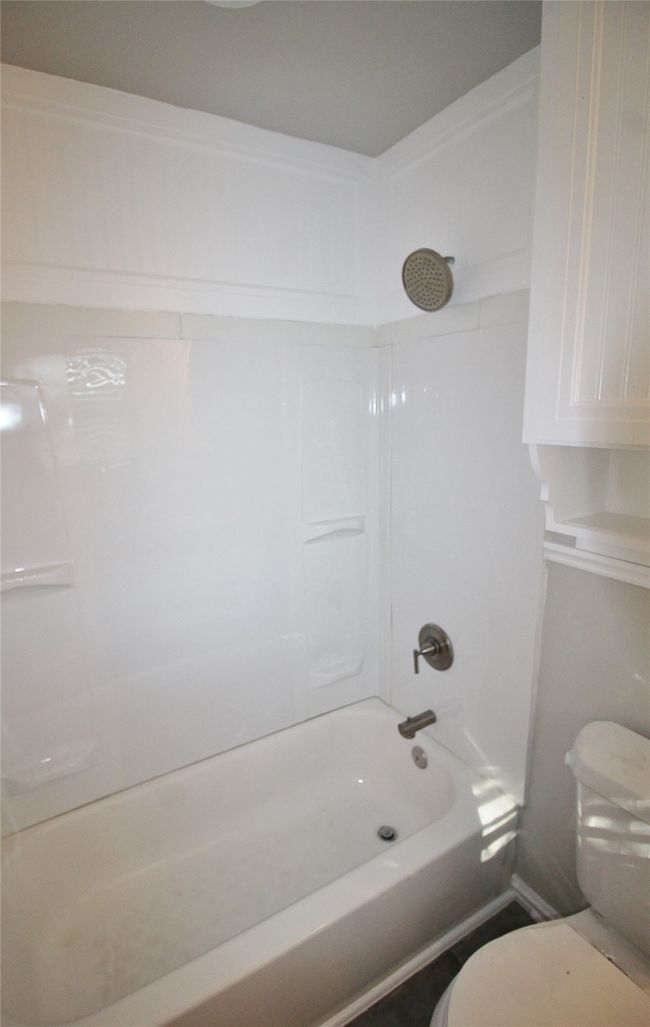 111 S 1 St St, House other with 3 bedrooms, 2 bathrooms and null parking in Midlothian TX | Image 11