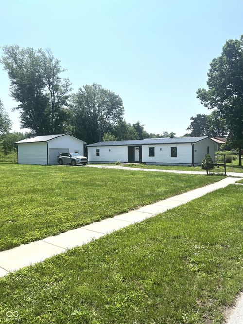 261 S Main St, Marshall, IN, 47859-8805 | Card Image