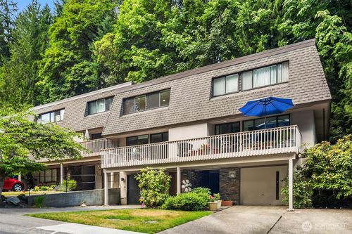 16932 Ne 2nd Pl, Bellevue, WA, 98008-4509 | Card Image