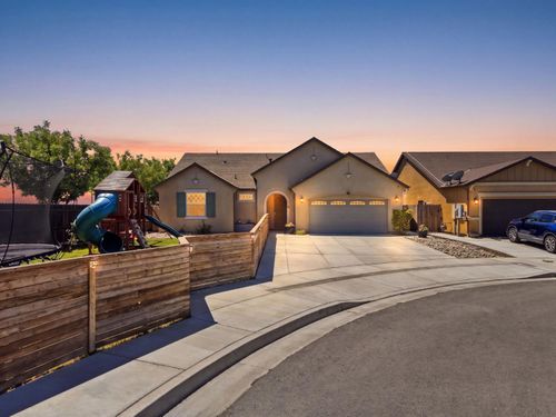 1383 E Donnybrook Pl, Hanford, CA, 93230-6912 | Card Image