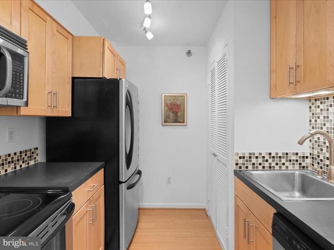 APT-1418 - 1808 Old Meadow Rd, Condo with 1 bedrooms, 1 bathrooms and null parking in MCLEAN VA | Image 18