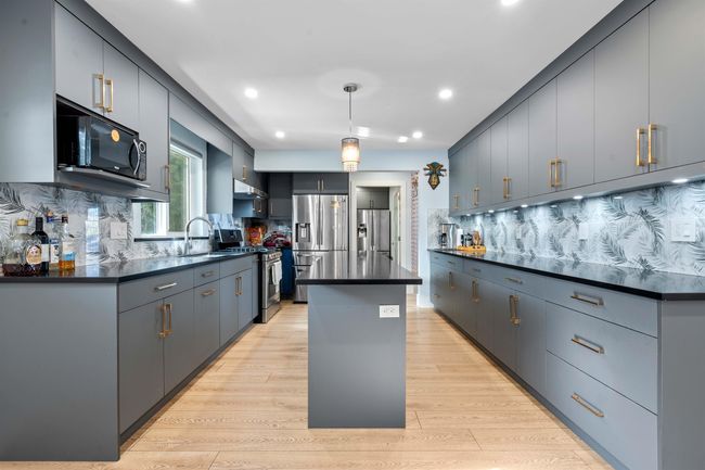 22178 124 Ave, House other with 8 bedrooms, 5 bathrooms and 10 parking in Maple Ridge BC | Image 10