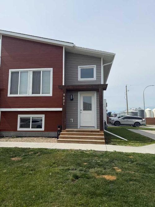 a-9601 114 Ave, Clairmont, AB, T8X0W7 | Card Image