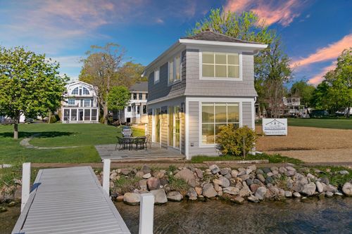 3 N Walworth Ave, WILLIAMS BAY, WI, 53191-9101 | Card Image