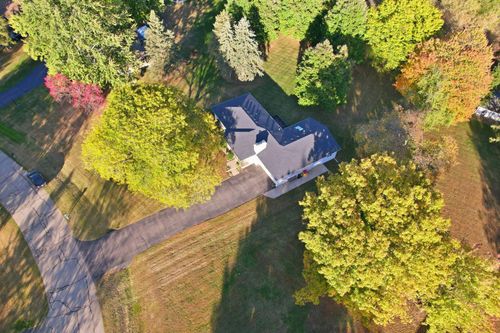 5156 Elizabeth Ln, Almont, MI, 48003-8732 | Card Image
