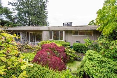 670 Fairmile Rd, House other with 3 bedrooms, 4 bathrooms and 5 parking in West Vancouver BC | Image 1