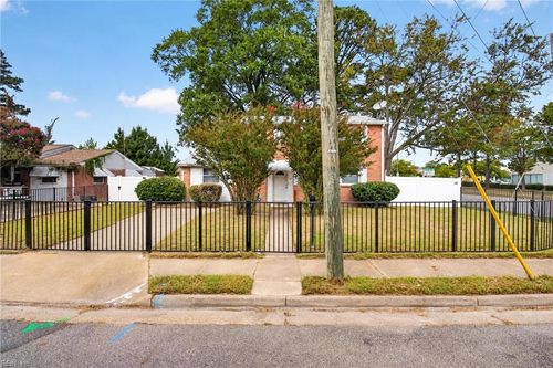 2021 Seward Dr, Hampton, VA, 23663-1124 | Card Image