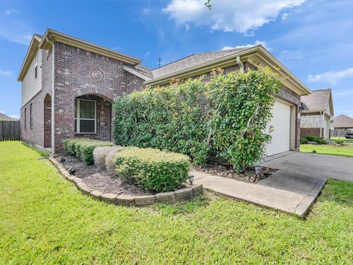 6864 Juniper Arbor Ln, Dickinson, TX, 77539-8118 | Card Image