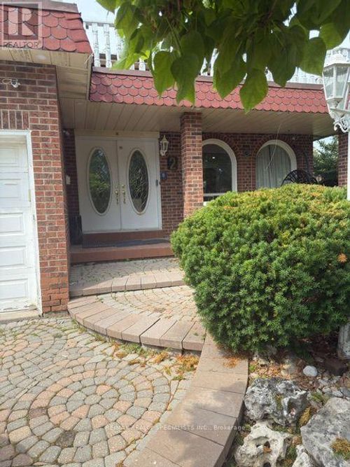 2 Pepperwood Pl, Brampton, ON, L6S3R9 | Card Image