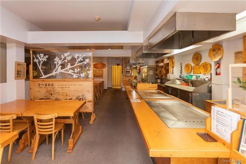 78 Main St, Pine Bush, NY, 12566-6436 | Card Image