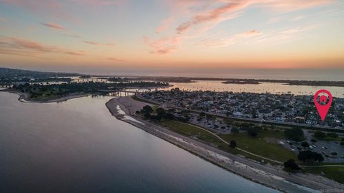 3634 Crown Point Dr, San Diego, CA, 92109-6711 | Card Image