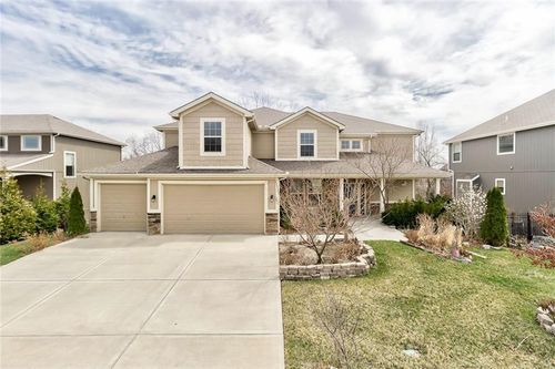 875 Clearview Dr, Lansing, KS, 66043-5205 | Card Image
