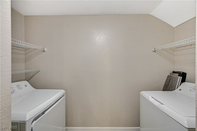 UNIT-1341 - 10001 Peace Way, Condo with 3 bedrooms, 2 bathrooms and null parking in Las Vegas NV | Image 18