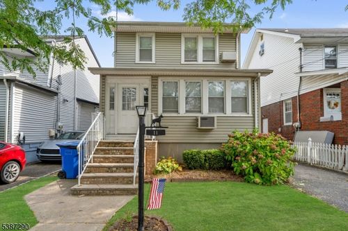 11 Ayer Pl, Rutherford, NJ, 07070-1213 | Card Image