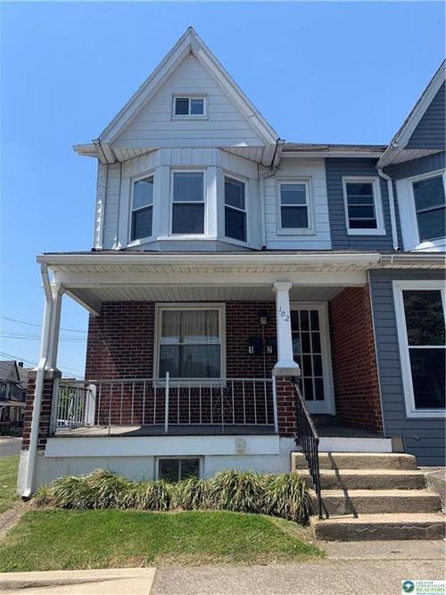 2nd-floor-102 N 4th St, Emmaus, PA, 18049-2717 | Card Image