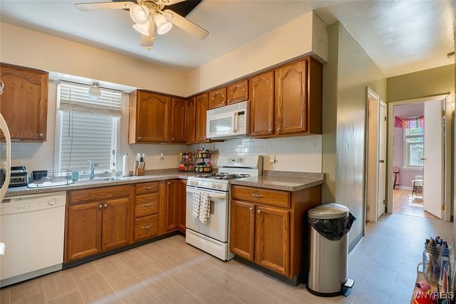 Kitchen in Lower Unit | Image 7