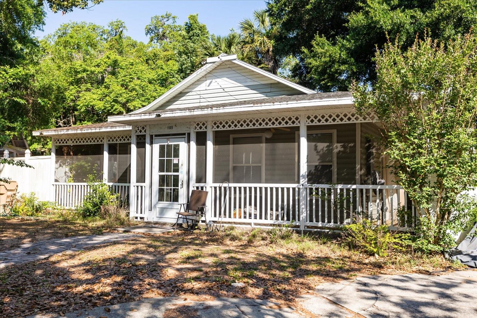 Residential in EUSTIS 4