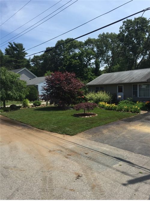 146 Edmond Dr, Warwick, RI, 02886-8545 | Card Image