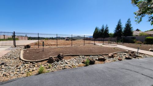 836 Santa Cruz Dr, Redding, CA, 96003-5364 | Card Image